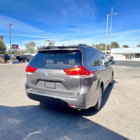 2011 toyota sienna limited