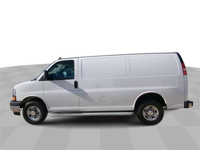 2022 chevrolet express 2500 rwd 2500 regular wheelbase wt