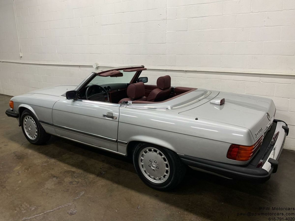 1986 mercedes-benz sl-class 560sl 77,956 miles astro silver metallic roadster 8