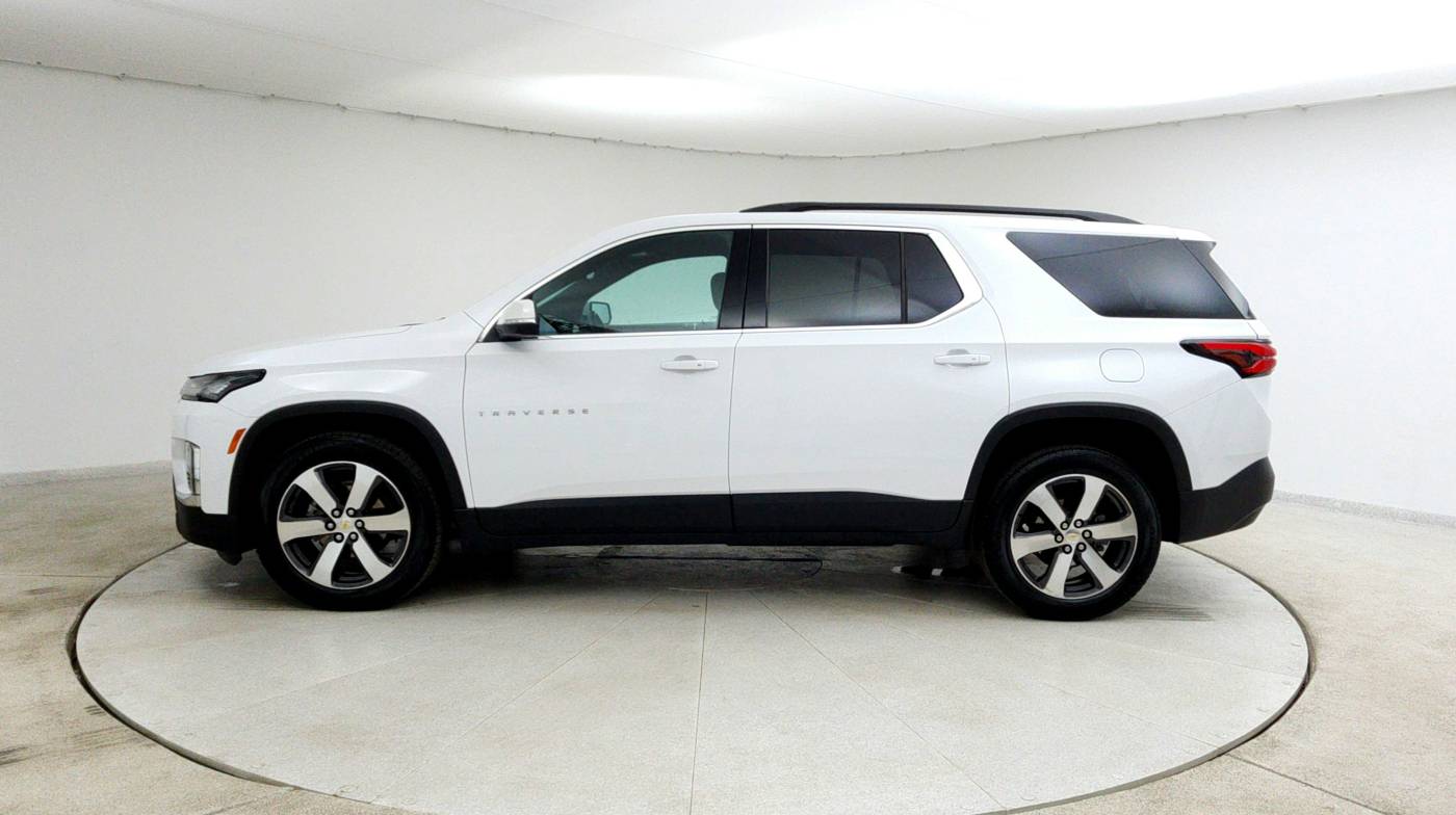 2022 chevrolet traverse lt leather