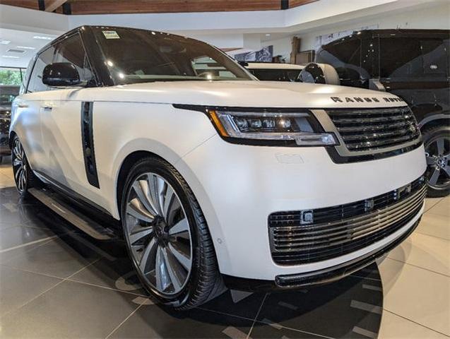 2024 land rover range rover p615 sv