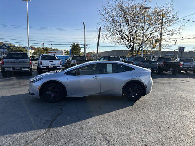 2023 toyota prius le