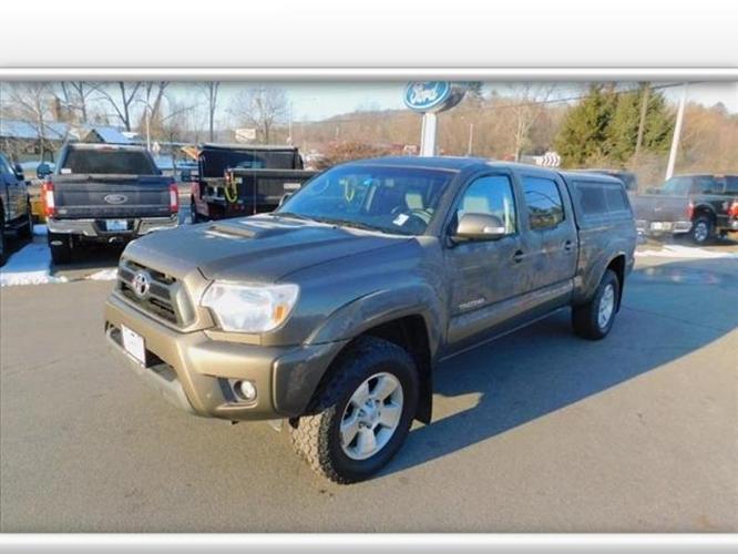 2015 toyota tacoma v6 4x4 v6 4dr double cab 6.1 ft sb 5a for sale in brattleboro, vermont