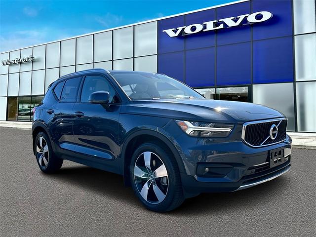 2022 volvo xc40 t5 awd momentum