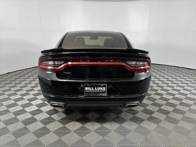 2017 dodge charger se
