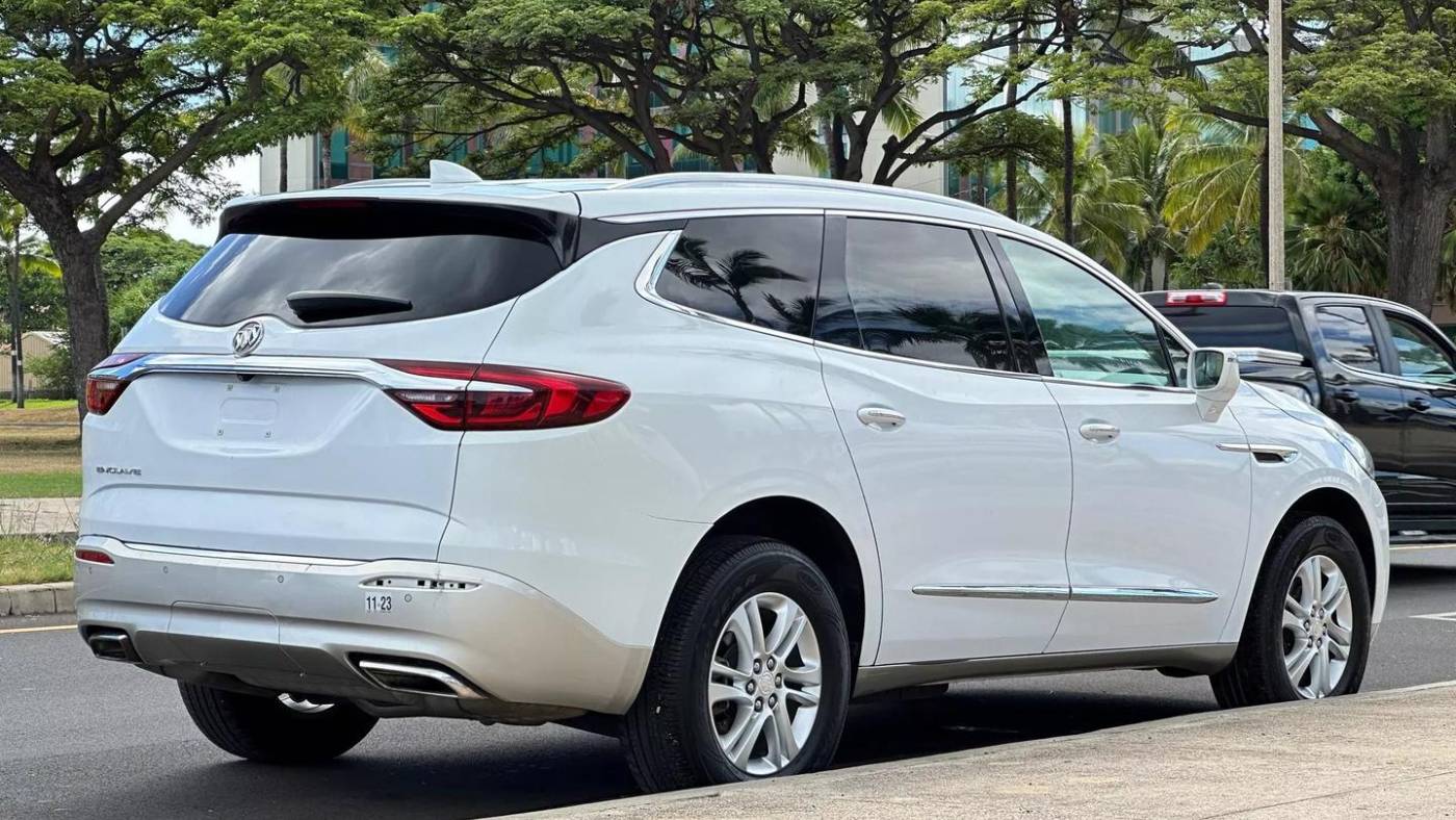 2020 buick enclave essence