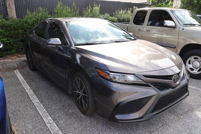 2022 toyota camry se