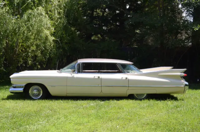 vintage 50s 1959 cadillac deville base sedan 4-door 6.4l twin taillight & finned