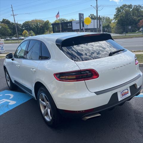 2018 porsche macan base