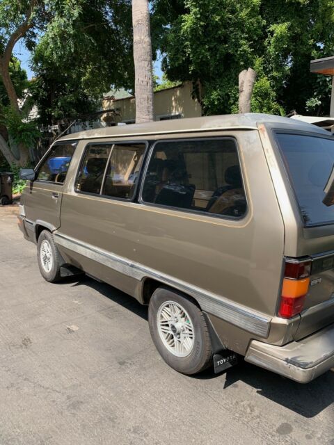 1986 toyota van wagon *rare* 74k original miles luxury edition