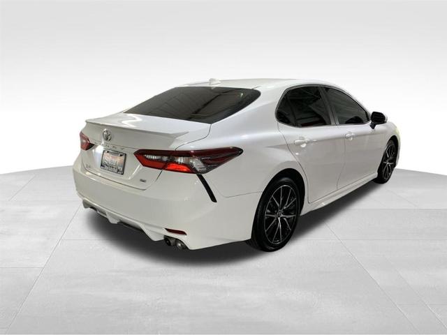 2021 toyota camry se nightshade