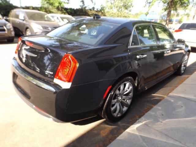 2020 chrysler 300 limited