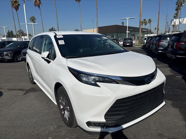 2024 toyota sienna le