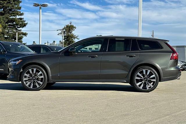 2021 volvo v60 cross country t5