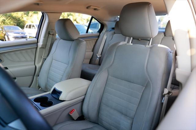2014 ford taurus se