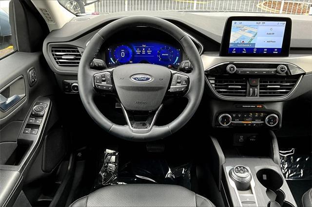 2022 ford escape titanium