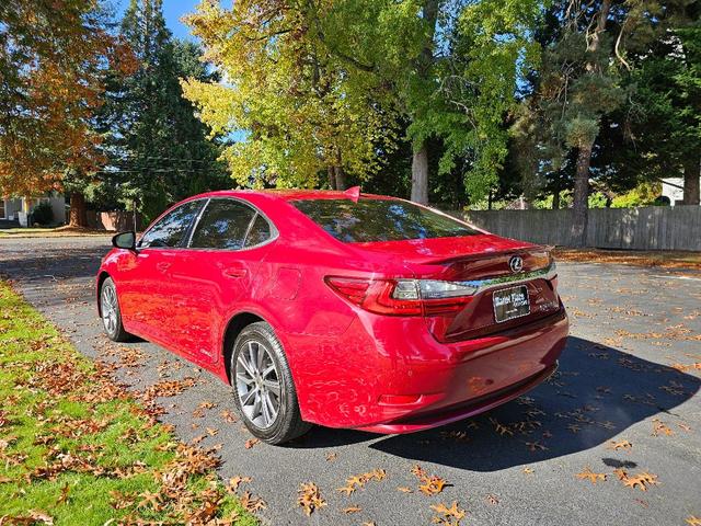 2017 lexus es 300h base