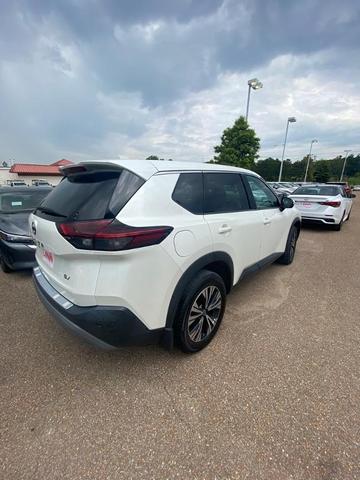 2021 nissan rogue sv