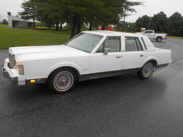 1986 lincoln town car signature series