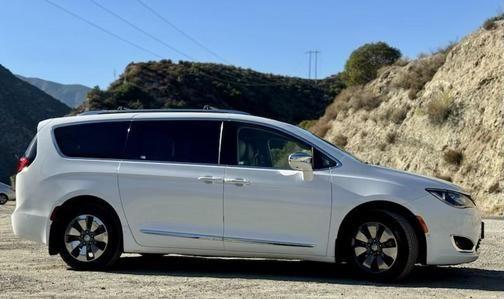 2018 chrysler pacifica hybrid