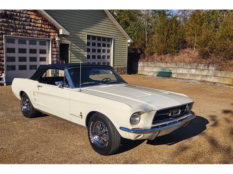 ford mustang convertible
