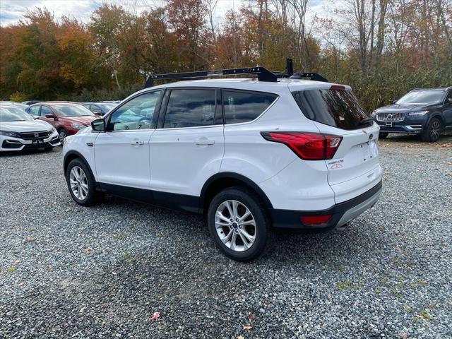 2019 ford escape se