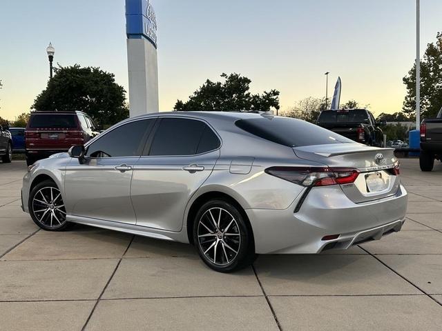 2023 toyota camry se