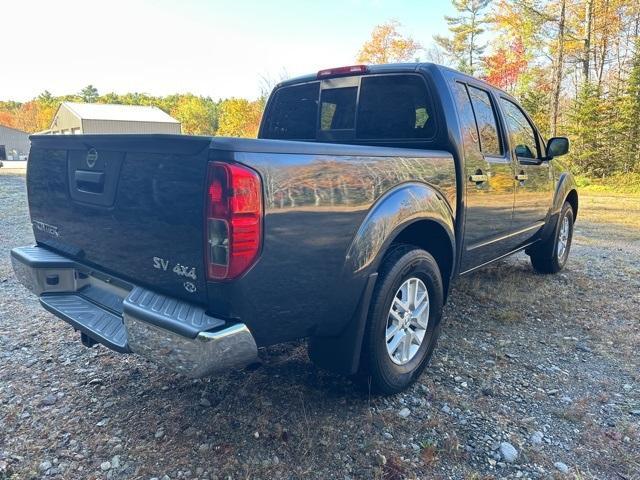 2021 nissan frontier sv