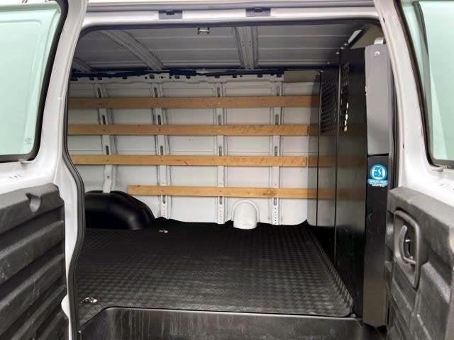 2022 chevrolet express 2500 work van