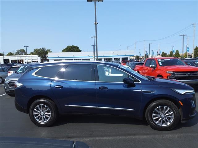 2022 buick enclave essence