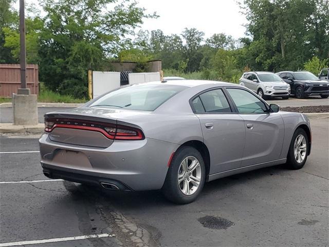 2016 dodge charger se