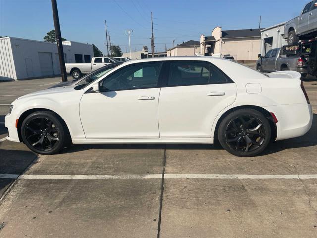 2022 chrysler 300 s