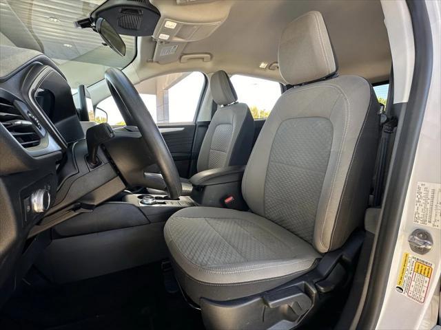 2021 ford escape se