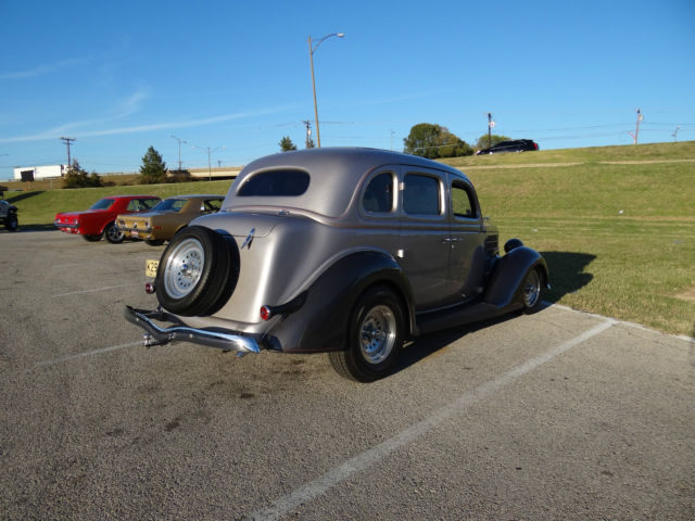 1936 ford 4 door humpback