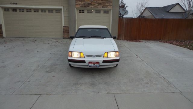 1989 mustang convertible lx white