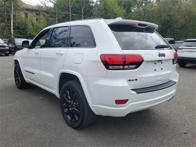 2022 jeep grand cherokee laredo
