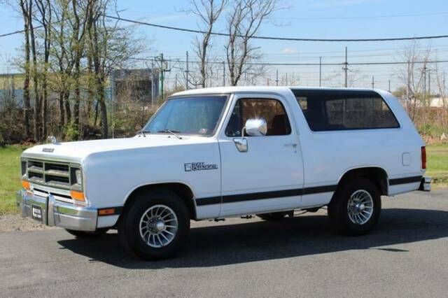 1990 dodge ramcharger 150 le v8 large suv