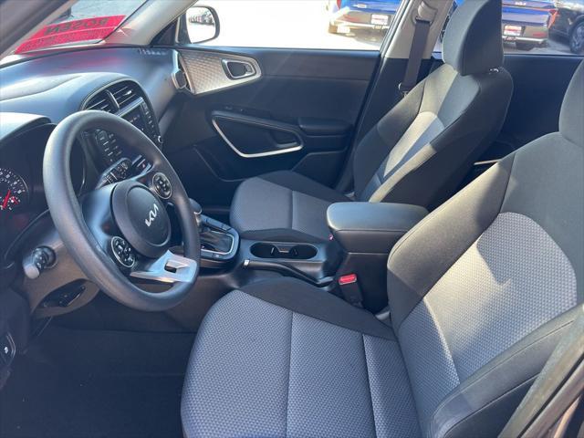 2022 kia soul lx