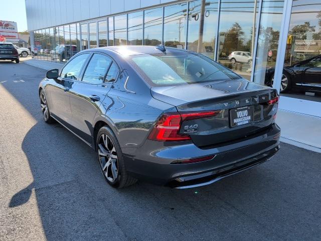 2024 volvo s60 b5 plus dark theme