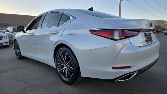 2025 Lexus ES