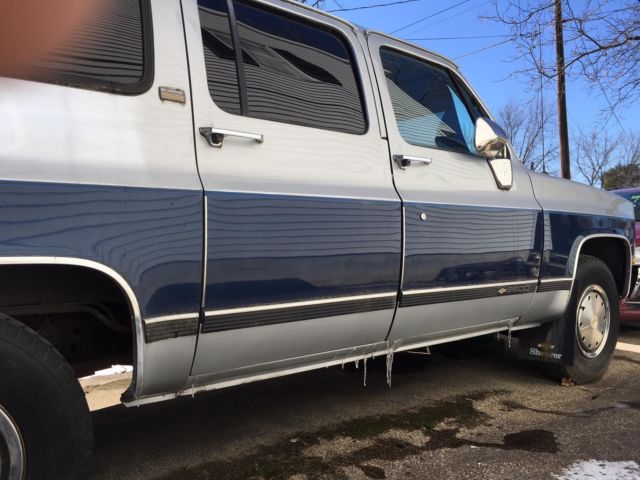1989 chevrolet suburban 78893 miles silver and blue sport utility 8 cylinder en