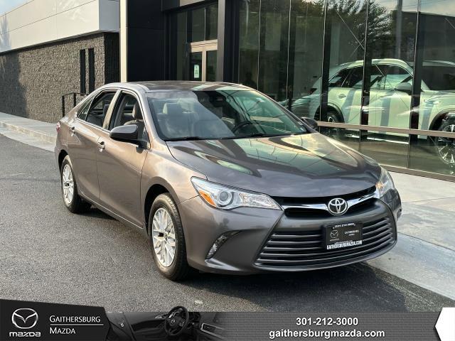 2017 toyota camry le
