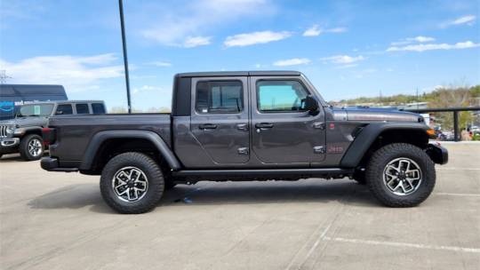 2024 Jeep Gladiator