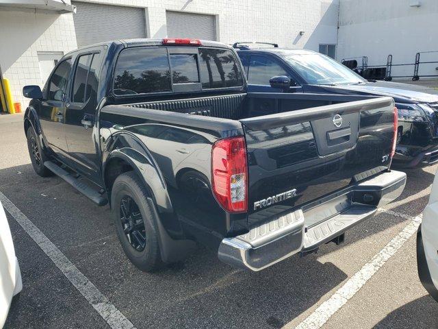 2021 nissan frontier sv