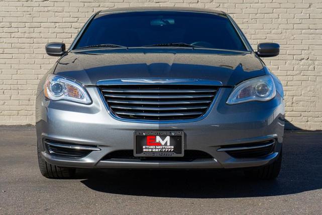 2012 chrysler 200 lx