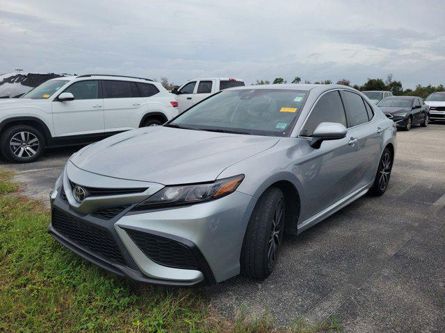 2021 toyota camry se