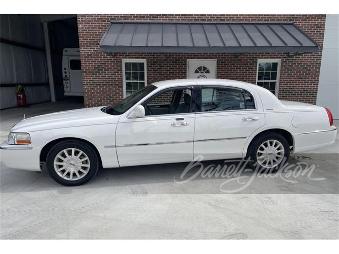 2006 lincoln town car in west palm beach, florida