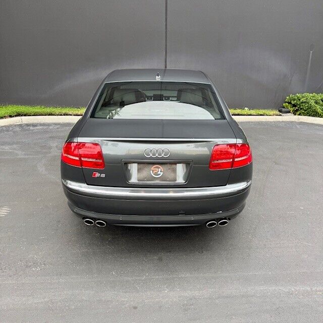 2008 audi s8 quattro