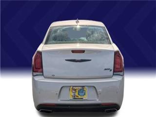 2022 Chrysler 300 s v6