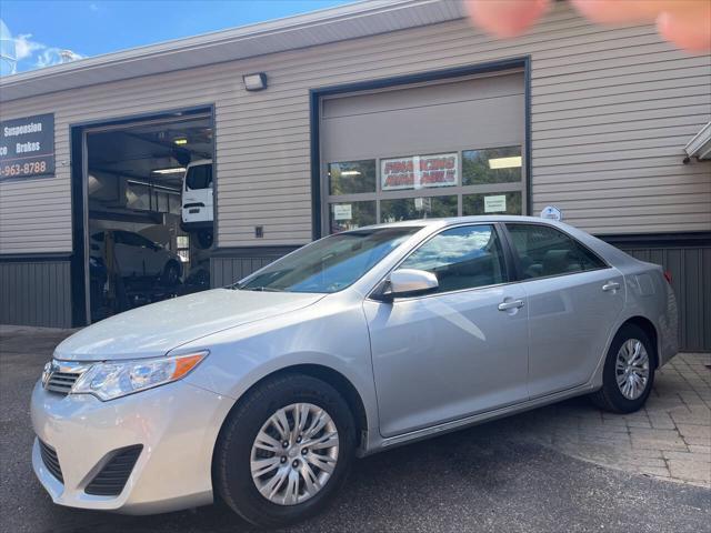 2014 toyota camry le